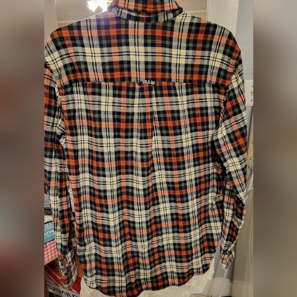 Cactus Flannel Plaid Med L/S front pocket, lace hem - Picture 10 of 15